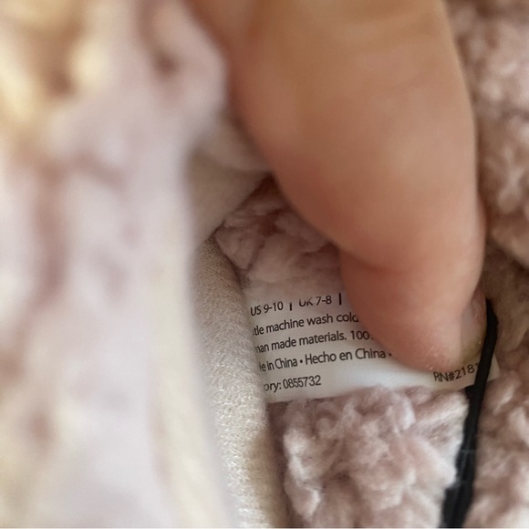 NWT SHERPA   I ❤️SANTA SLIPPERS - Picture 6 of 6